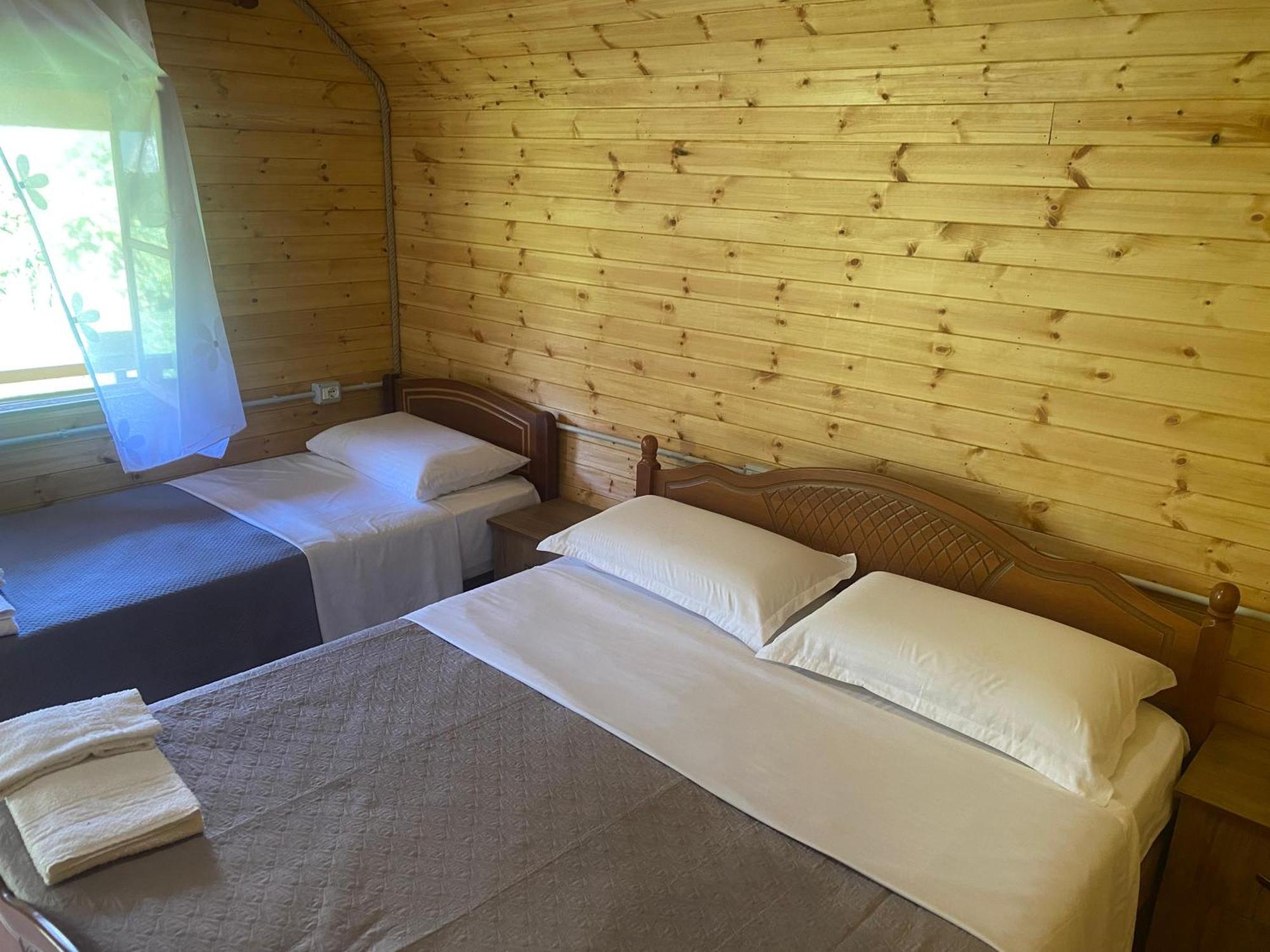 Bujtina Shkambi Hotel Theth Kültér fotó