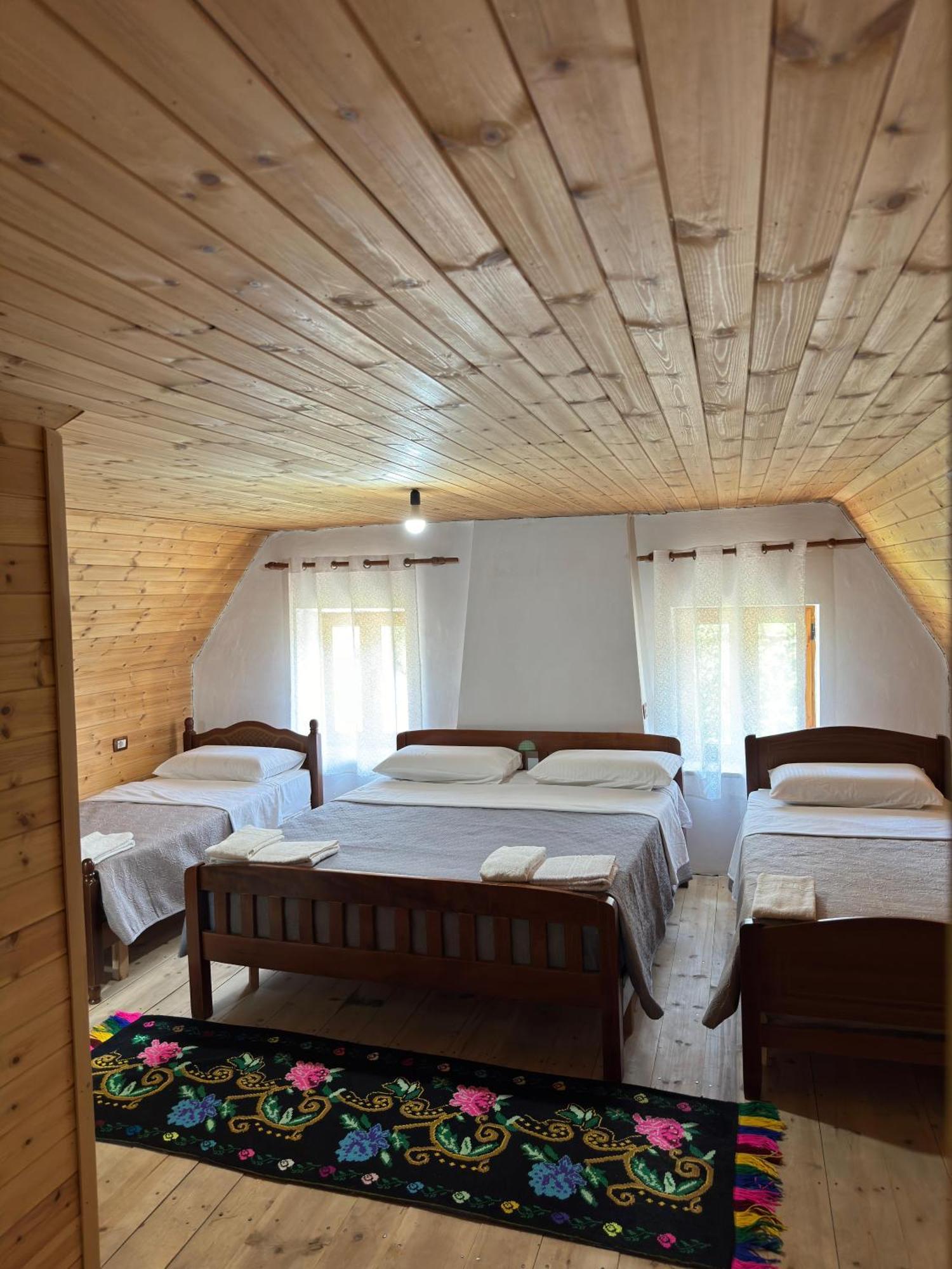 Bujtina Shkambi Hotel Theth Kültér fotó